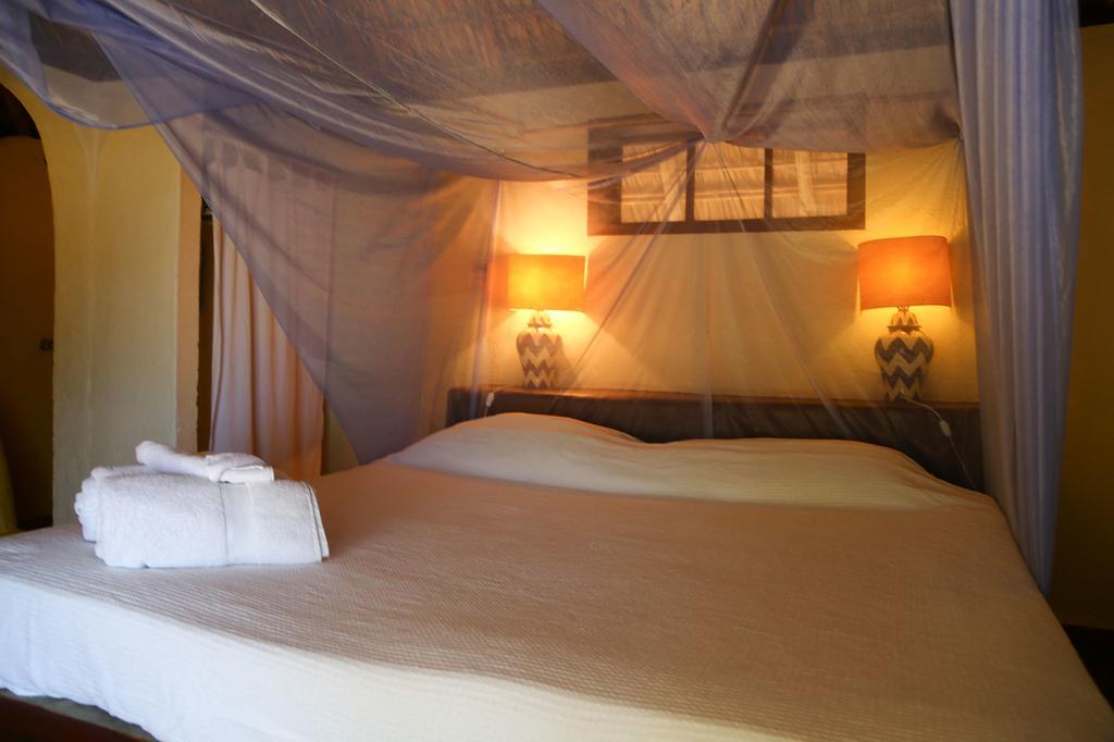 Hotel Bahia De La Luna Arroyo Cruz エクステリア 写真
